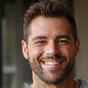 Foto profilo generica di un cliente soddisfatto